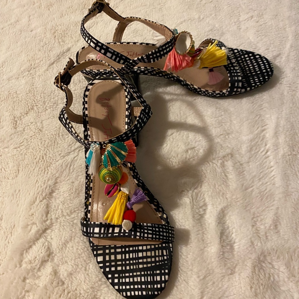Betsey Johnson Seashell embellished. A perfect edition for summer!